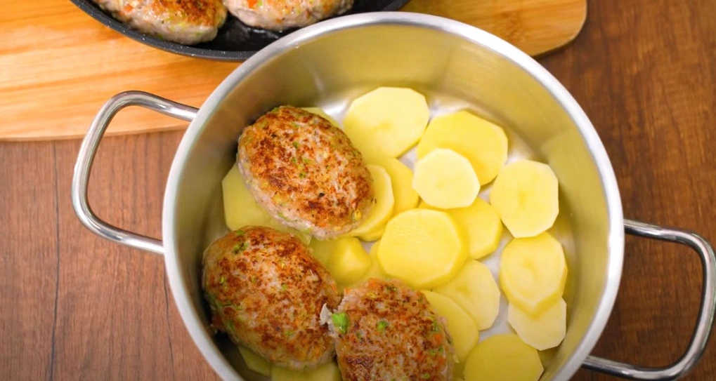 Домашні котлети, які закохують з першої ложки! Дякую мамі за чудовий рецепт