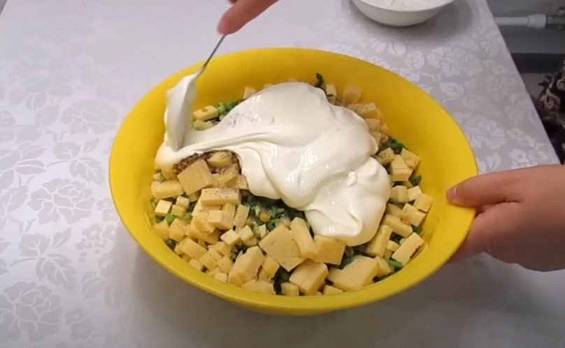 Замінить навіть Олів’є! Смачний салат на будь-яке свято: рецепт без картоплі