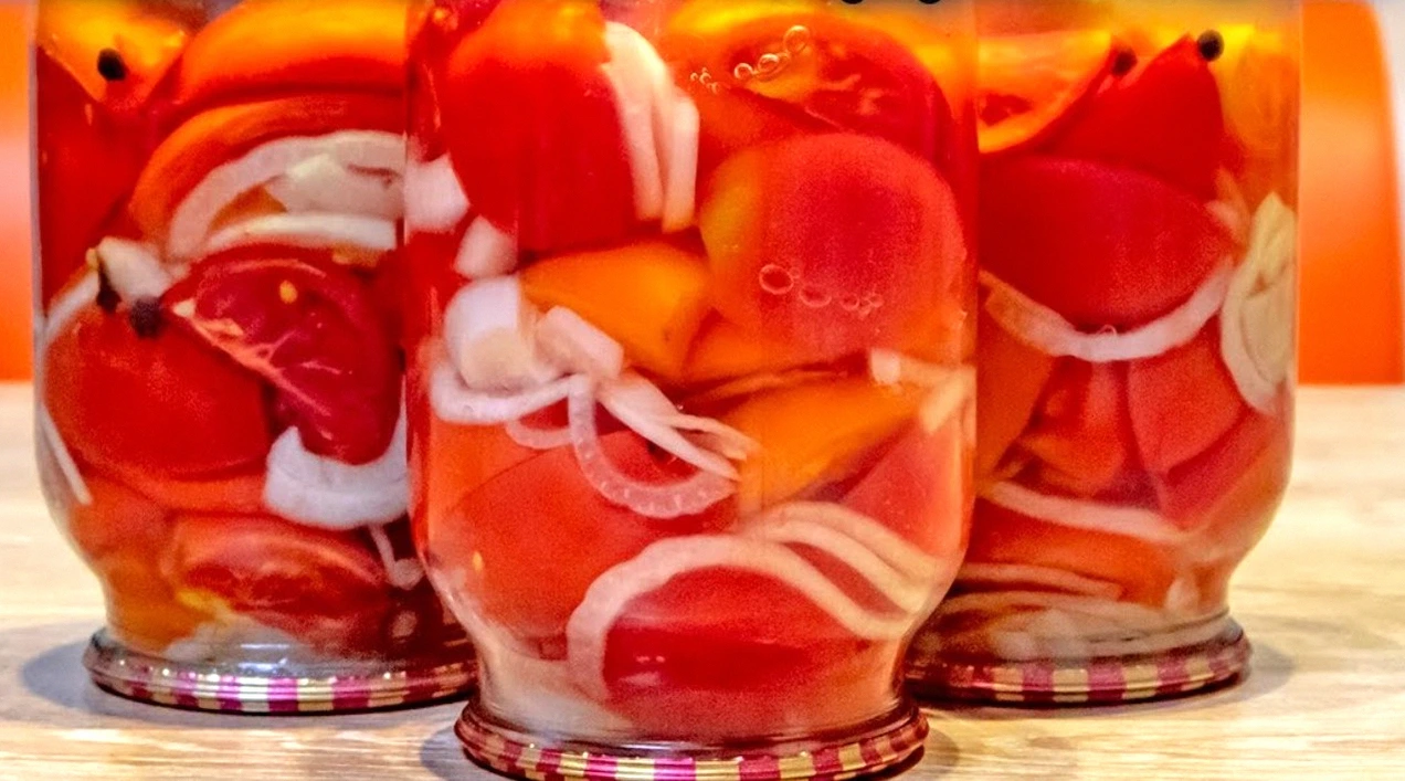 З’їли за раз 2 банки! Помідори в желе часточками на зиму: рецепт – знахідка