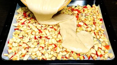 Секретний рецепт пирога: більше яблук, менше тіста! Готується швидше, ніж “Шарлотка”!