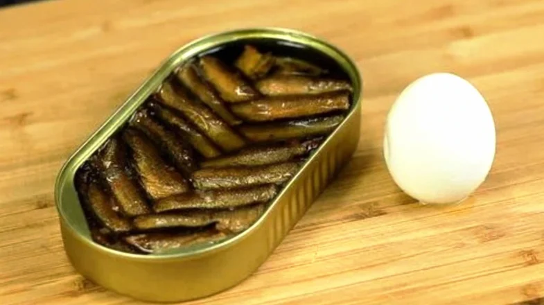Цей салат з простих продуктів зведе ваших гостей з розуму! Ідеальний вибір для будь-якого свята!