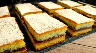“6 ложок” до щастя: рецепт пирога з варенням, який підкорить ваше серце і гаманець!
