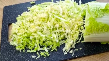 «Вау-ефект: чому цей салат з простих продуктів зникає першим з вашого столу»
