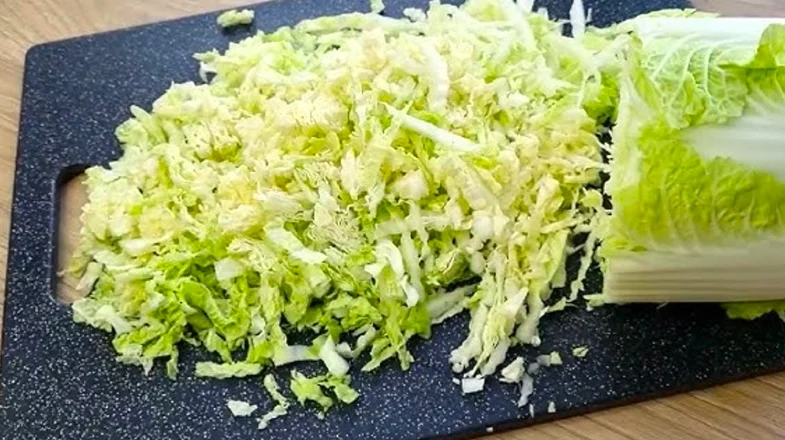 «Вау-ефект: чому цей салат з простих продуктів зникає першим з вашого столу»