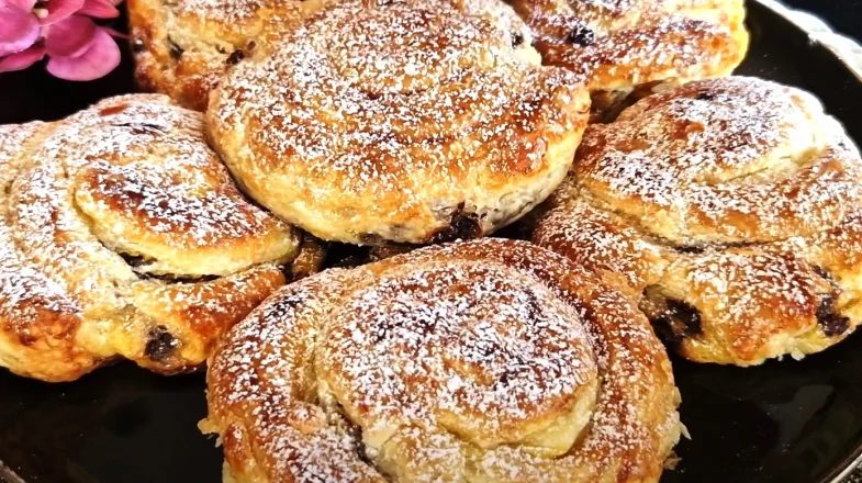 Неймовірні булочки-равлики, що підкорять ваше серце з першого кусочка – ідеальний супровід до чаю!