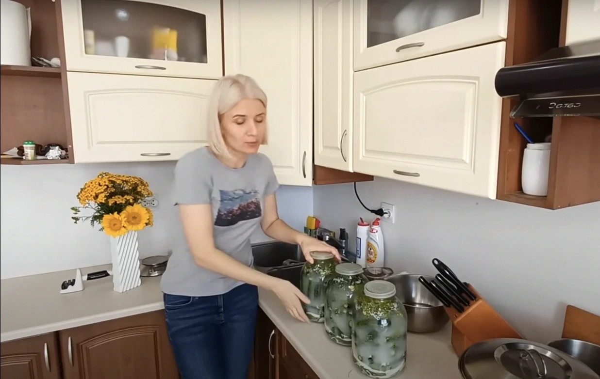 Таких хрумких я ще не квасила! Обов’язково додайте цей інгредієнт при квашенні огірків!