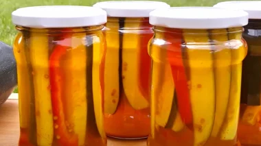 Секрет кулінарного фурору: мариновані кабачки, які підкорять ваші смакові рецептори!