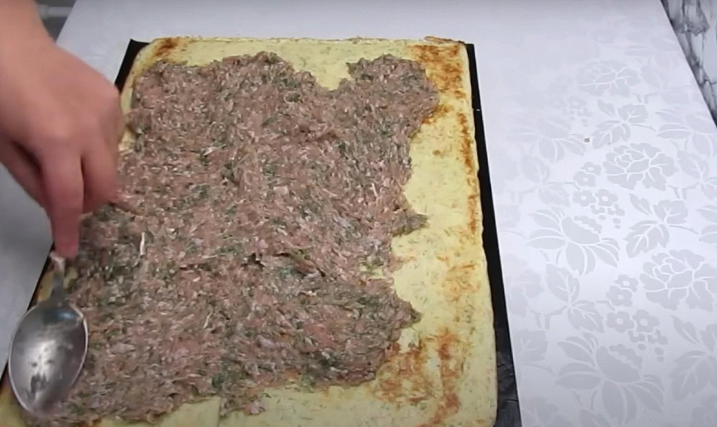 Закуска на літо №1! Кабачковий рулет з фаршем: перевірений рецепт з фото