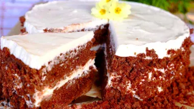 Відкрийте секрет найсмачнішого “Шоколадного дива на кефірі”: цей простий рецепт сметанника підкорить ваше серце!