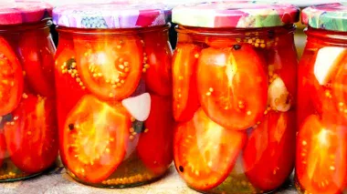 Секретний рецепт: як ці “чарівні” помідори перевернули моє уявлення про зимові заготовки!