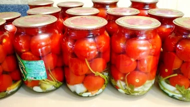 Секретний маринад для помідорів: як зберігати літні смаки у квартирі цілий рік!
