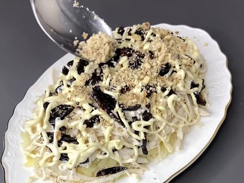 Наш улюблений «дівчачий» салат: рецепт не з інтернету (обов’язкова страва на нашому столі)