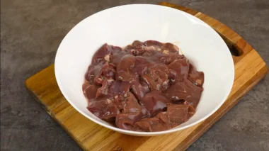 Секретна технологія приготування курячої печінки: дізнайтеся, як перетворити її на ніжний делікатес!