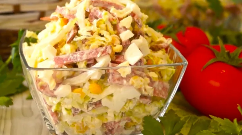 Шокуюче простий салат з “Пекінською” капустою та ковбасою, який підкорить ваше серце!